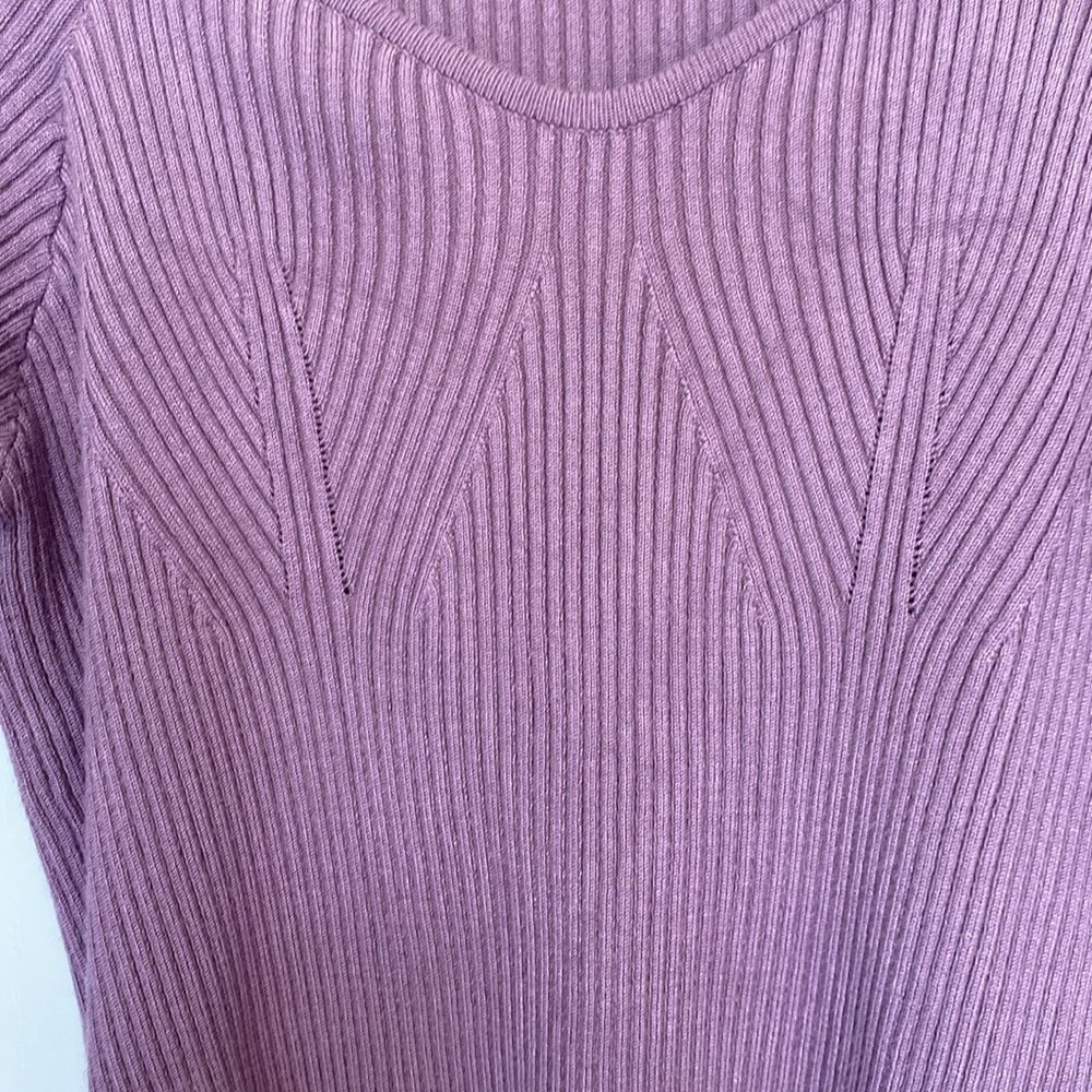 Sweater knit heart shaped neckline in lavender flattering knit detailing. Large - Picture 2 of 10